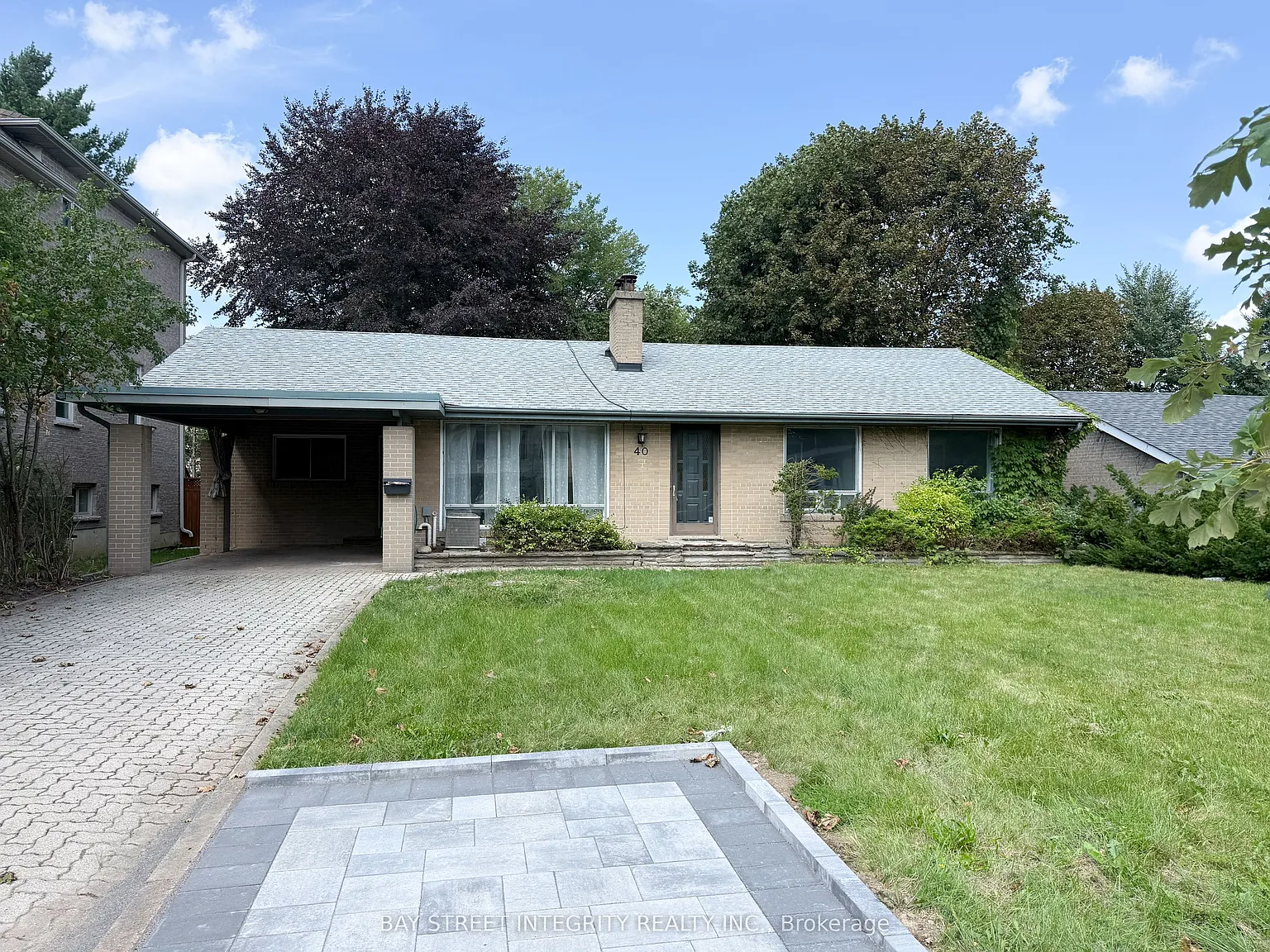 4 bed, $4,000 — Photo 1