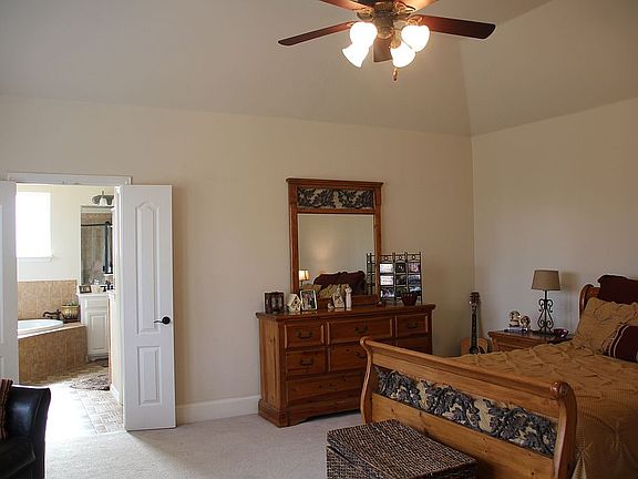 3rd image of 125 Palomino Ct