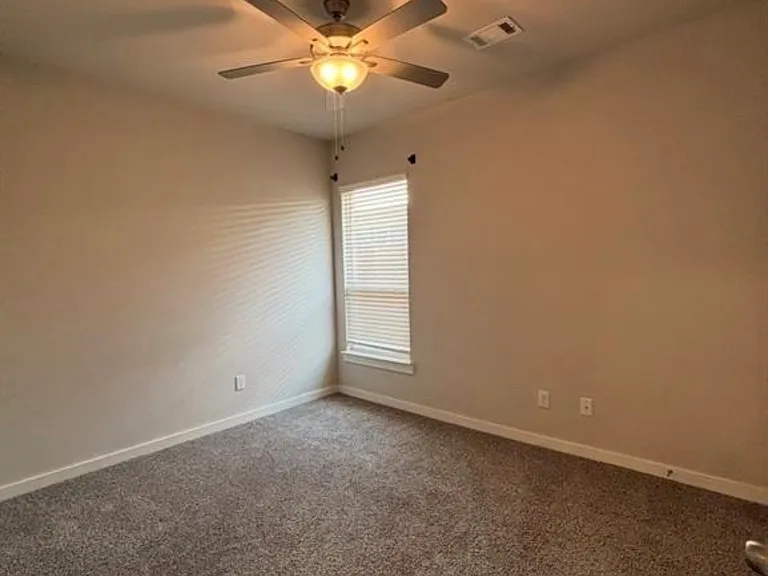 628 Blackland Dr — Photo 12