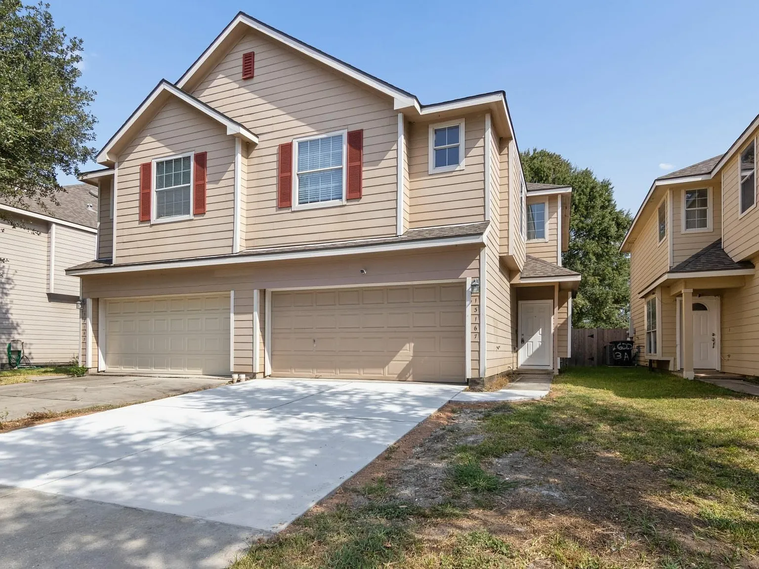 3 bed, 2.5 bath, 1645 sqft, $1,900 — Photo 2