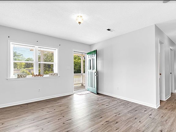 2nd image of 102 Palmetto Dr