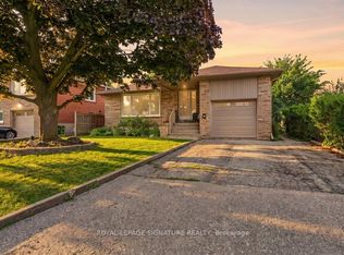 34 Clifton Ave, Toronto, ON M3H4L1