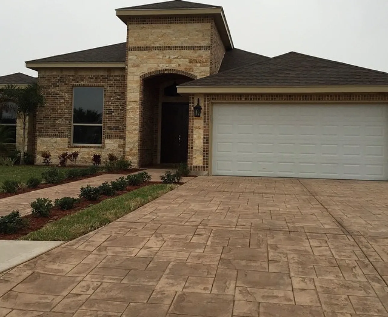 4 bed, 2360 sqft, $2,600 — Photo 1