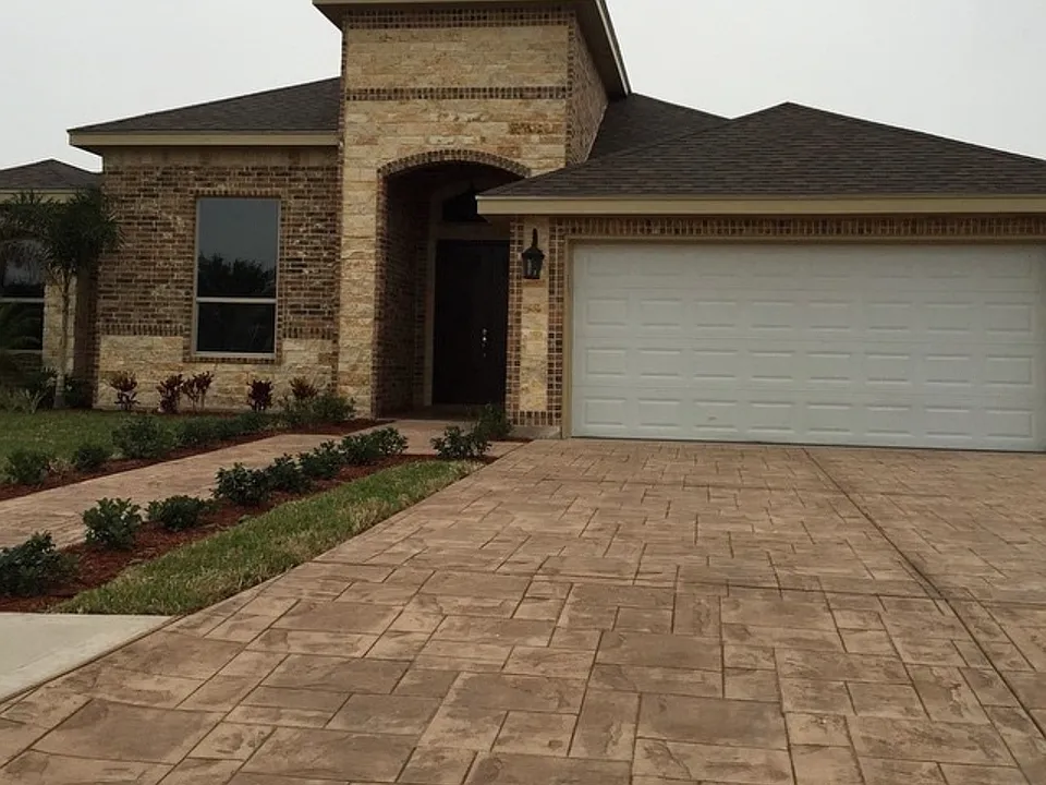 2424 Pebble Dr