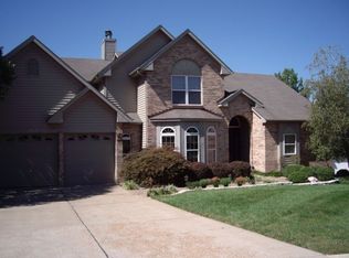 661 Carman Meadows Dr, Ballwin, MO