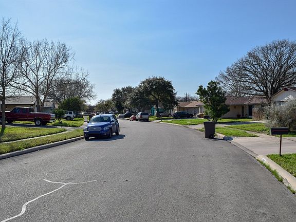 4th image of 3831 Pipers Meadow St