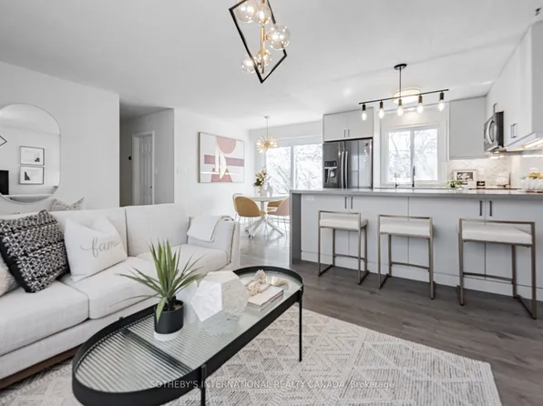 4075A Lawrence Ave E, Toronto, ON M1E 2R6