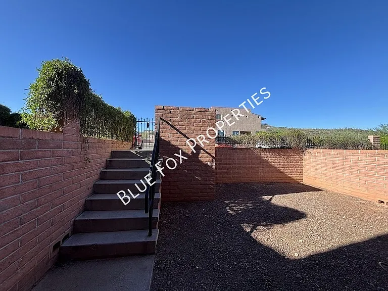 322 N Hasman Dr — Photo 24