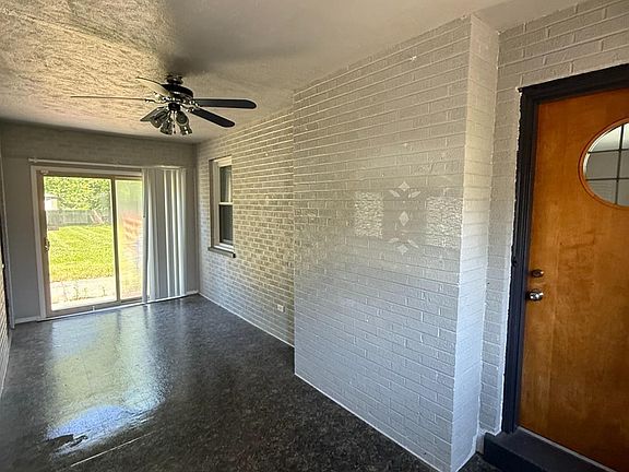 3rd image of 7609 Forest Rd