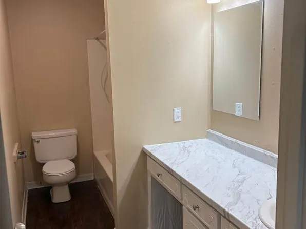 1814 Meadowgreen Dr #A, Kilgore, TX 75662