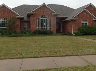 1801 Coopers Hawk Ct, Edmond, OK 73003