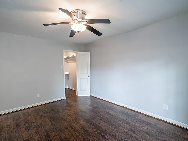 1907 Ashford Hollow Ln — Photo 22