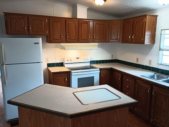 2nd image of 1891 N Main St #115