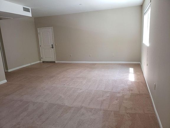 4th image of 11115 Hartsook St #101