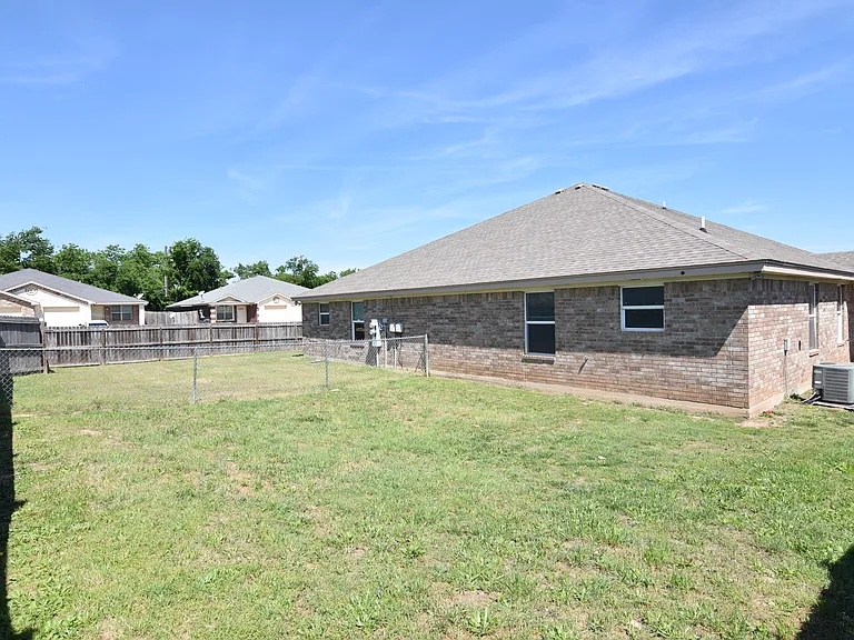 1400 Cavalry Ln, Killeen — Photo 13