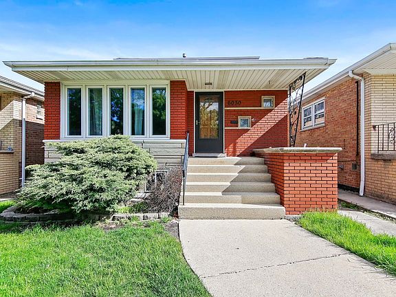 2nd image of 6030 W 64th Pl