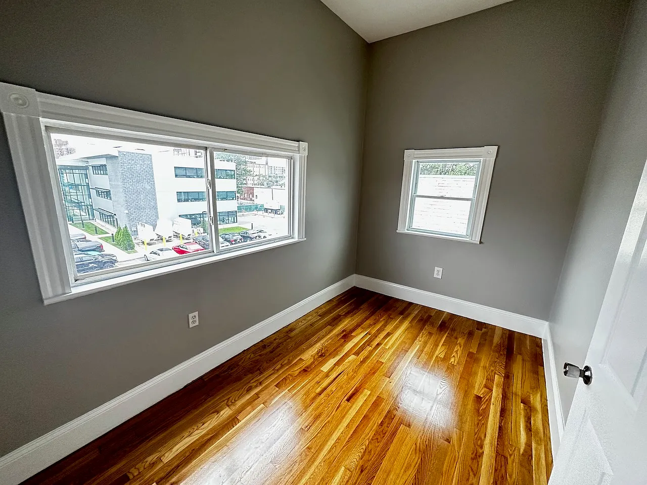 4 bed, 1.5 bath, 9999 sqft, $3,100 — Photo 2