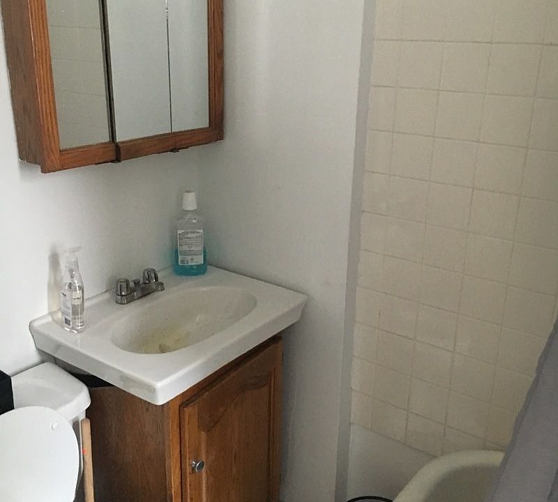 1st image of 3040 32nd St