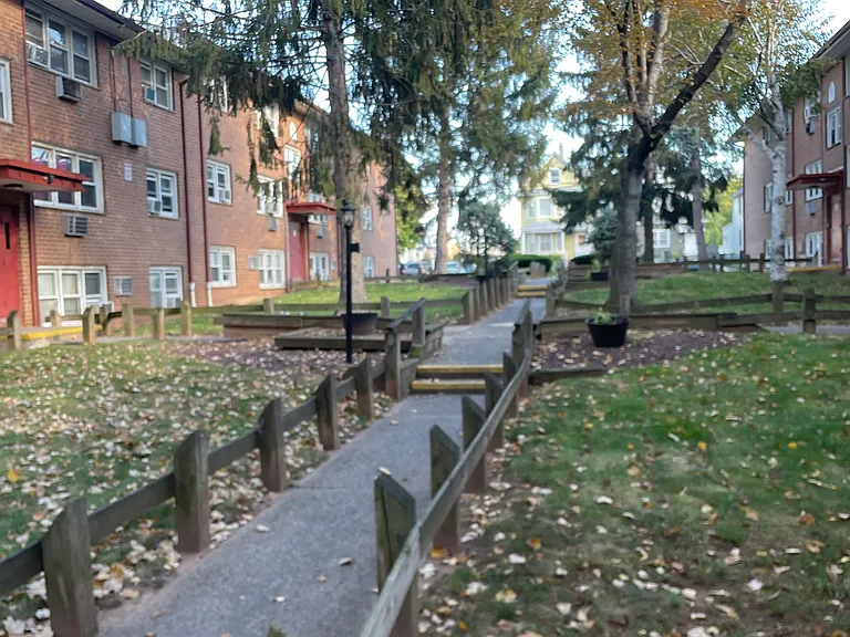Rosehill Gardens — Photo 4