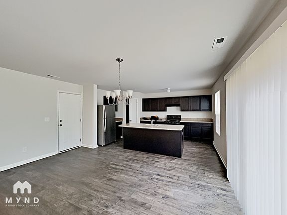 5th image of 126 Forest Bend Way