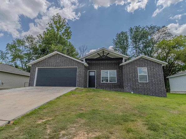 96 Formon Dr, Paragould, AR 72450