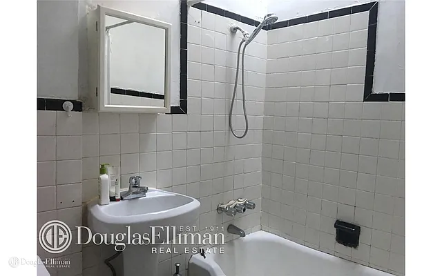 Rented by Douglas Elliman | media 19