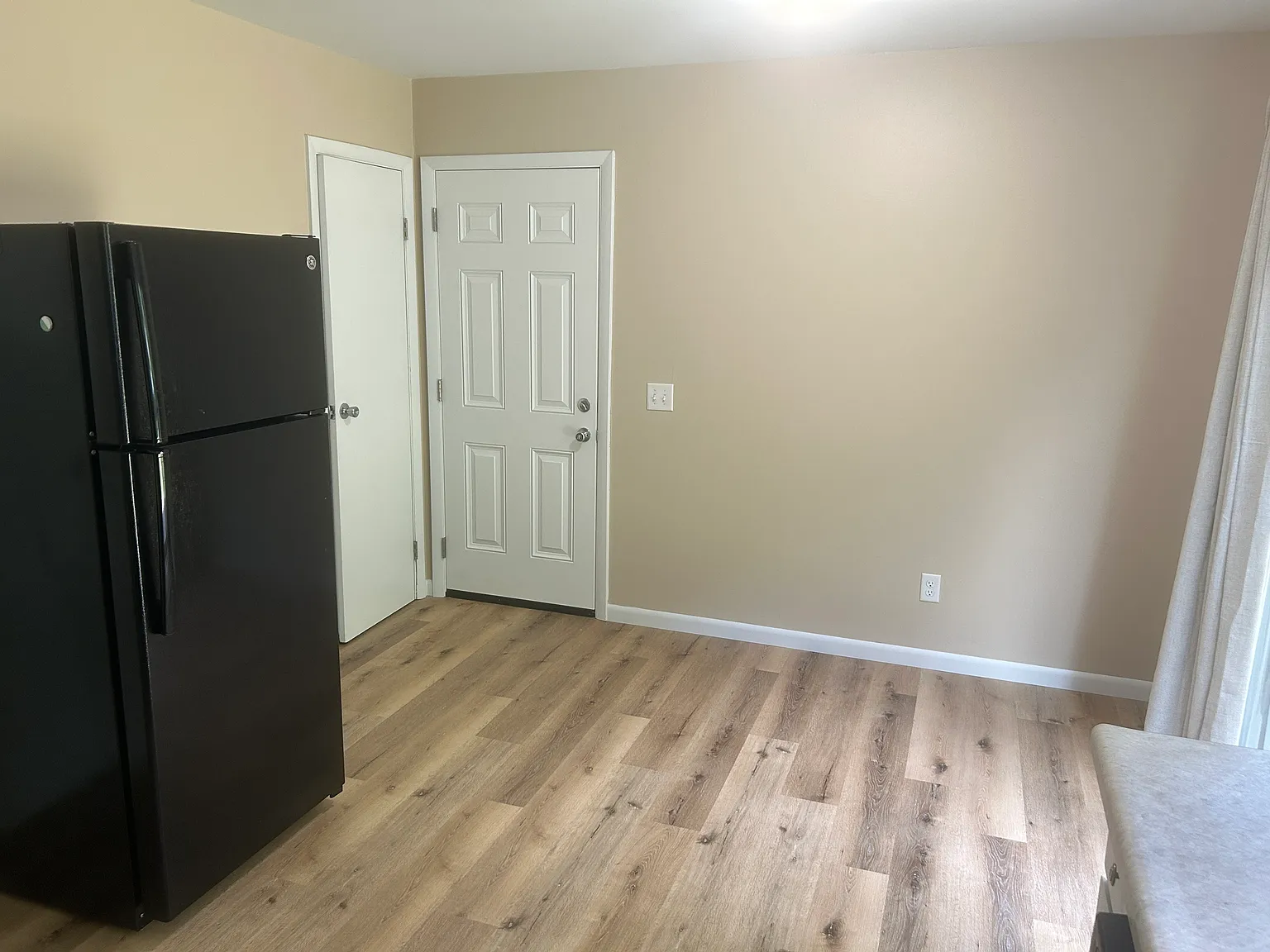 3 bed, 1.5 bath, 1176 sqft, $1,650 — Photo 4