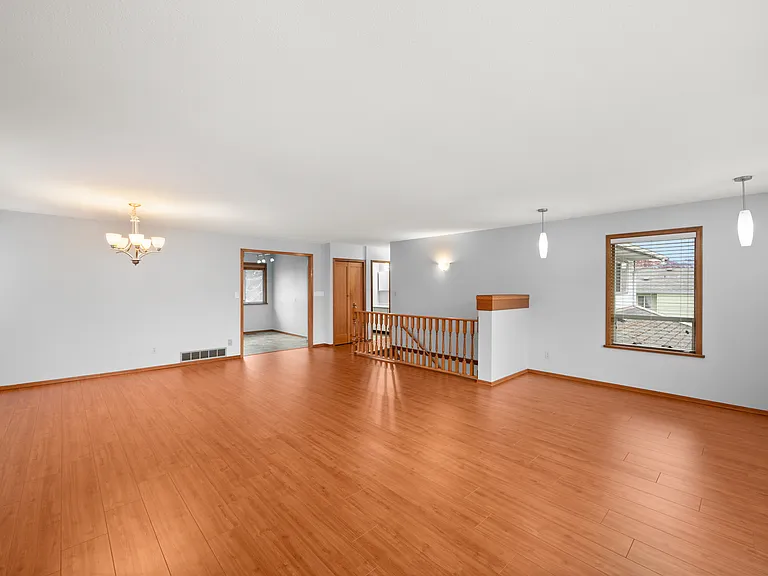 3639 Dunsmuir Way — Photo 11