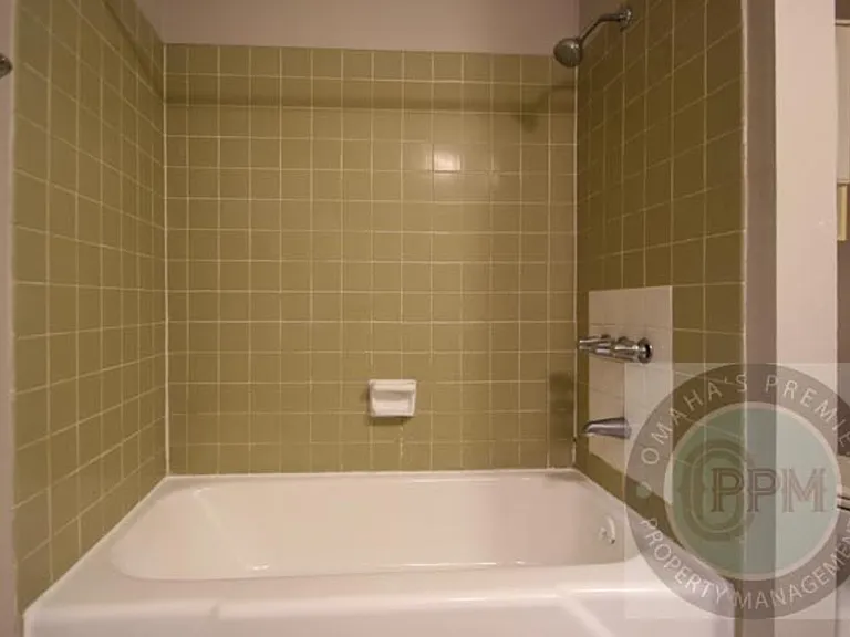 Benson Garden Apartments — Photo 40