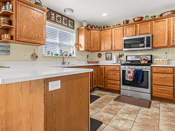4th image of 1244 Sunridge Ave