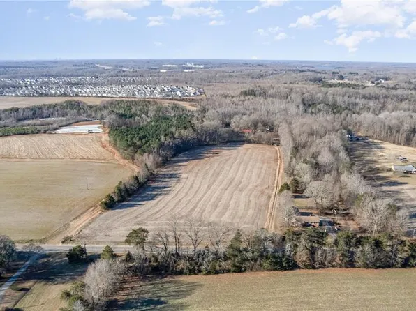 7039 McLeansville Rd, Browns Summit, NC 27214