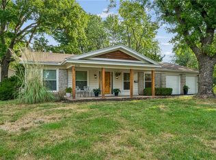 6100 W 88th St, Overland Park, KS 66207