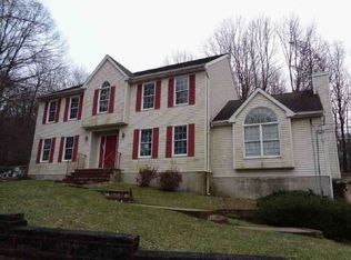 24 Perona Rd, Andover, NJ 07821