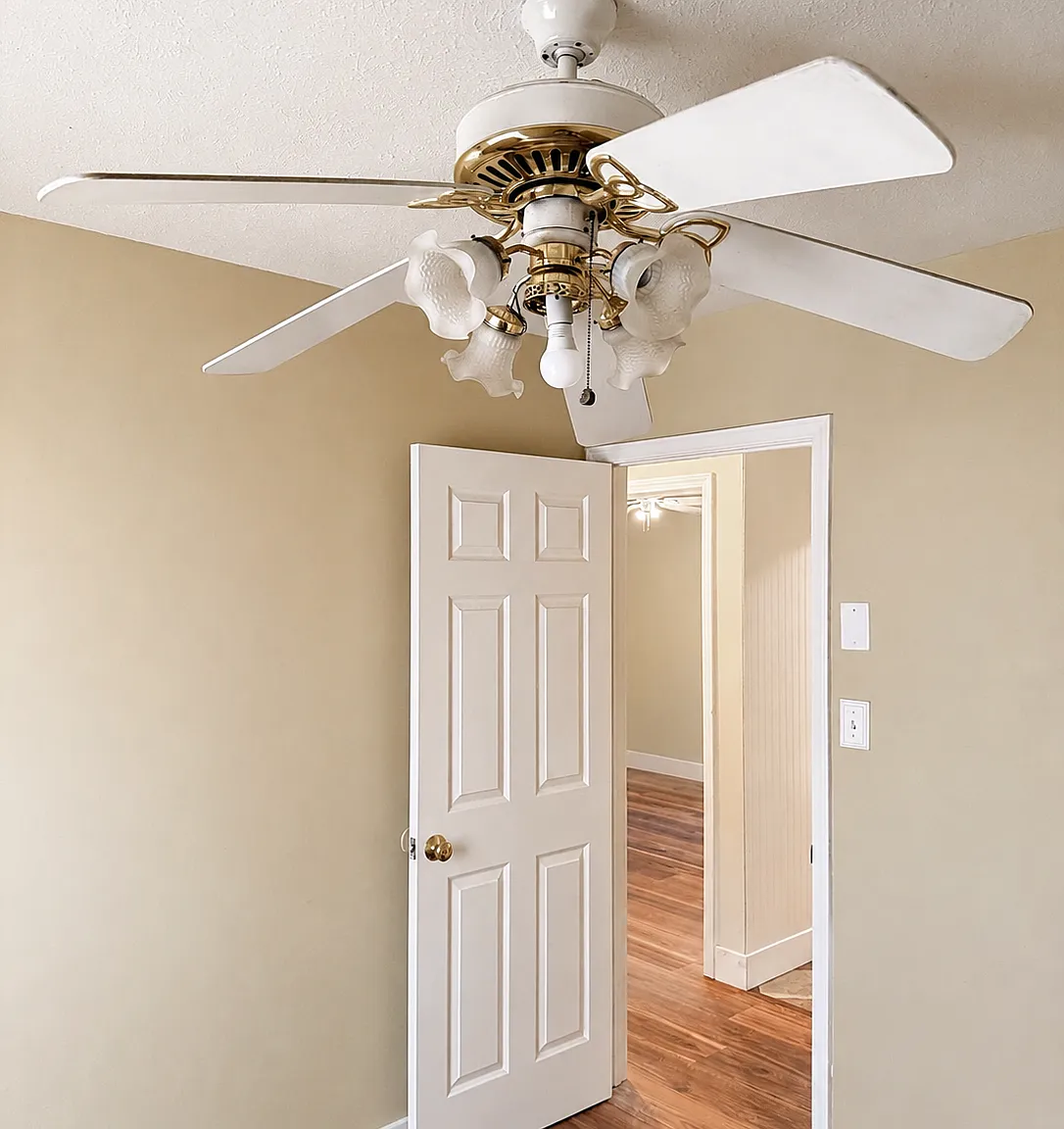3 bed, 1100 sqft, $1,250 — Photo 4