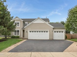 11420 S Glenbrook Cir, Plainfield, IL 60585