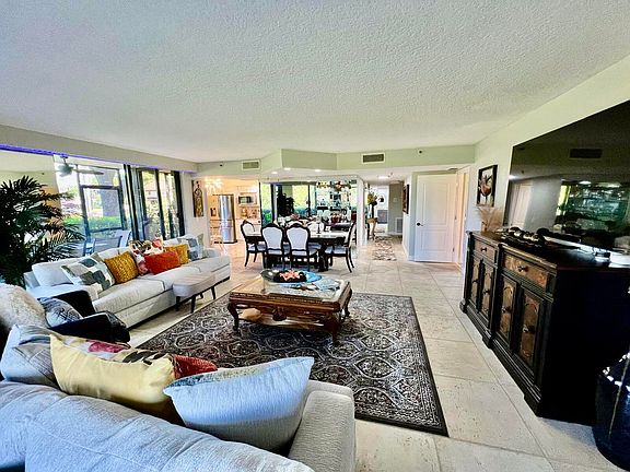 3rd image of 5257 Fountains Dr S #105