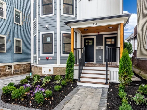 114 Franklin St #2, Brookline, MA 02445