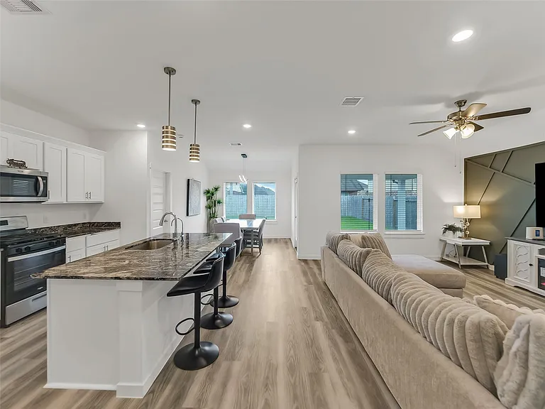 9515 Chelsea St — Photo 16
