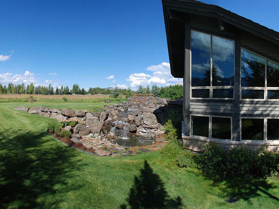 1st image of 250 Huckleberry Dr