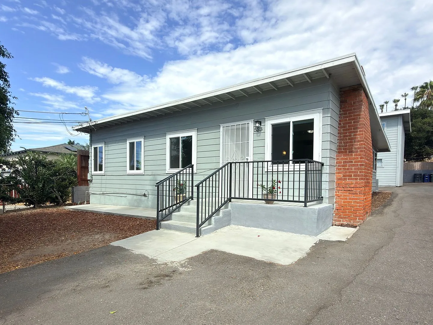 Price Improvement! Updated 3br Home W/ Fenced Yard Now $3,395 — Photo 3
