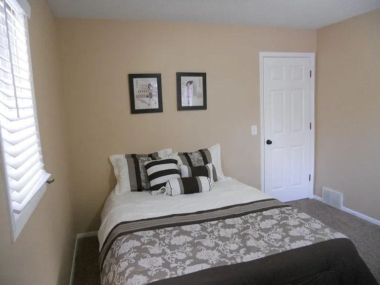 3235 Ranier Ln N — Photo 21