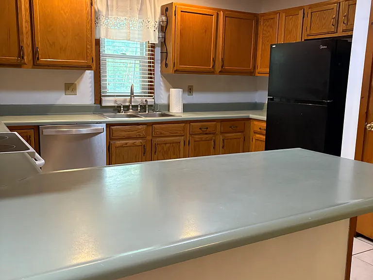 454 Briarwood Ln — Photo 3
