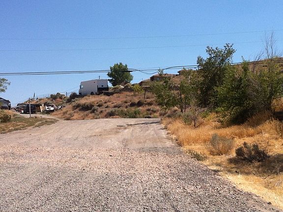 4th image of 5745 Marilyn Dr