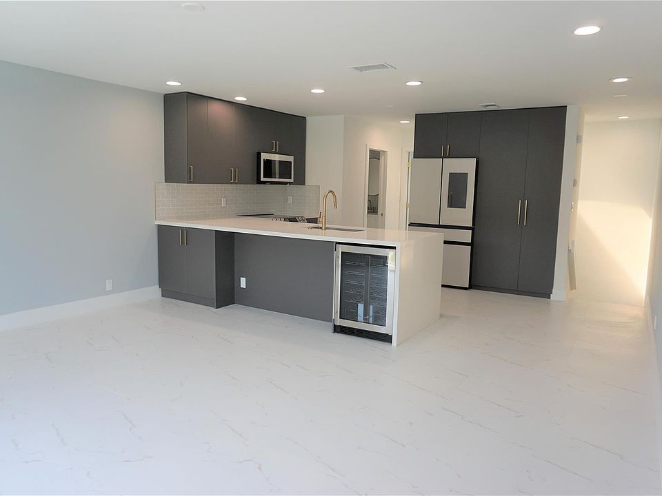 1st image of 2049 SE 6th Street #E