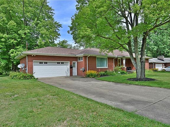 2nd image of 370 Yvonne Dr