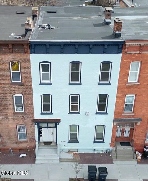 2nd image of 276 3rd Street