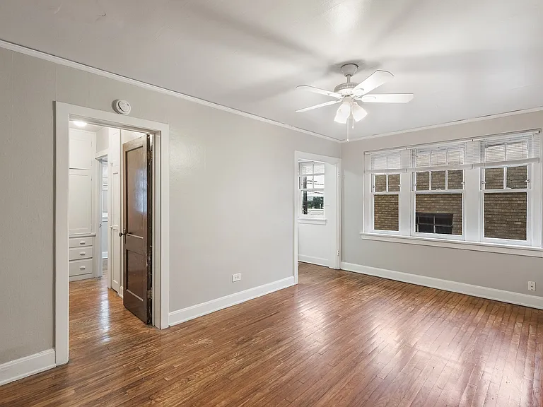East Evans Apartments — Photo 58
