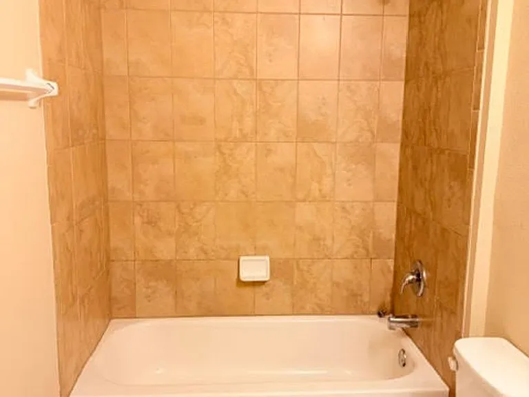 113 Brunswick Ln — Photo 21