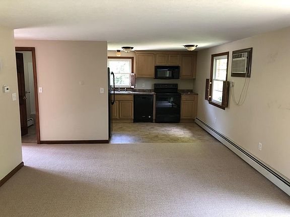 3rd image of 4 Zabriskie Dr APT C