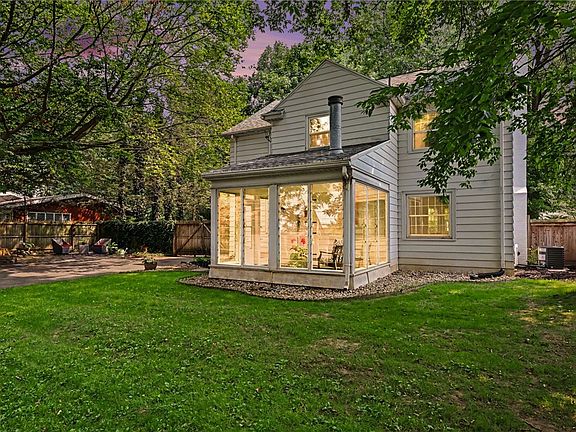 4th image of 374 Ashbourne Rd